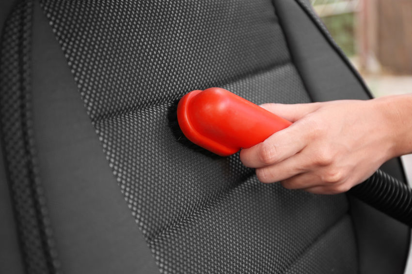 Autositze trocken absaugen