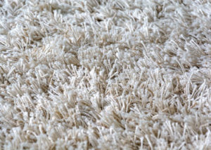 Hochflor-Teppich reinigen